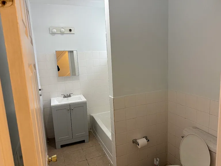 332 N Preston St #2 — Photo 8