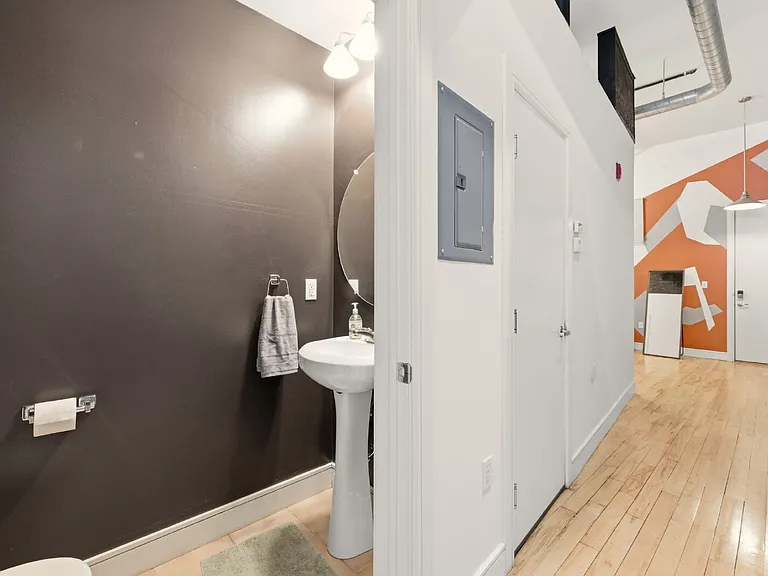 2441 N Broadway #203 — Photo 9
