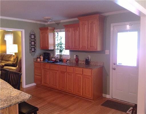3rd image of 16173 Crestview Dr