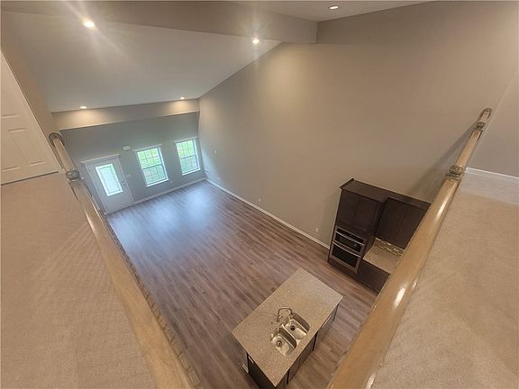 2nd image of 113 Blue Bird Ln
