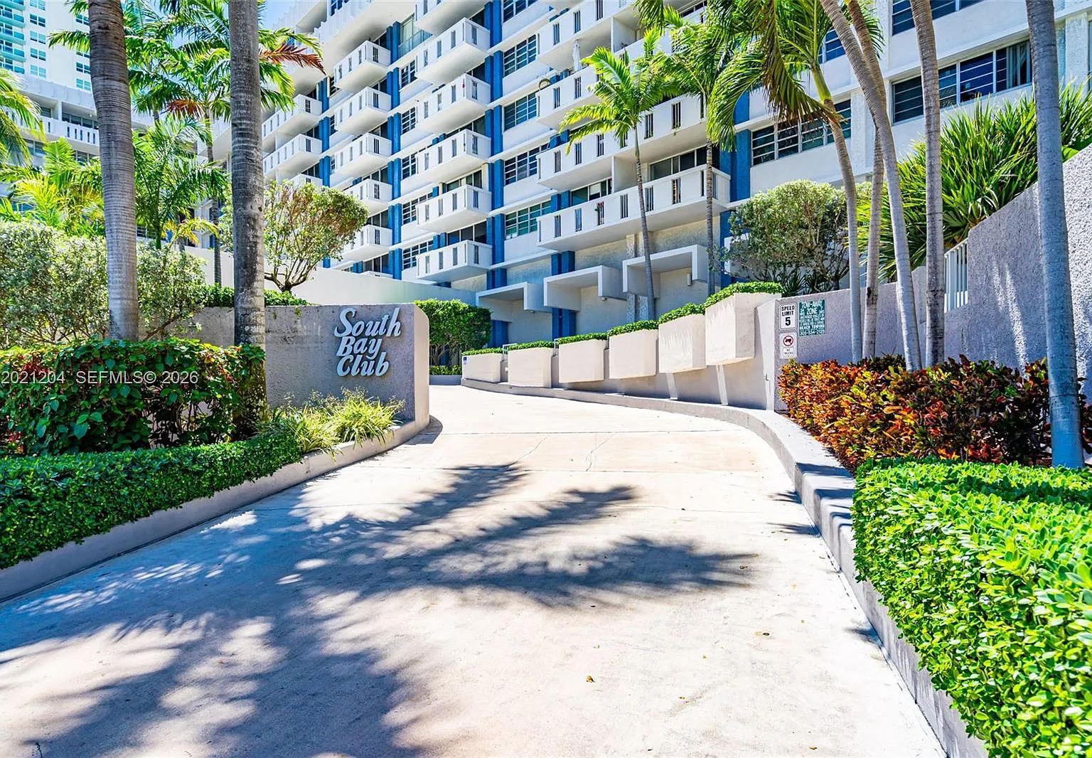 South Bay Club Condo — Photo 1