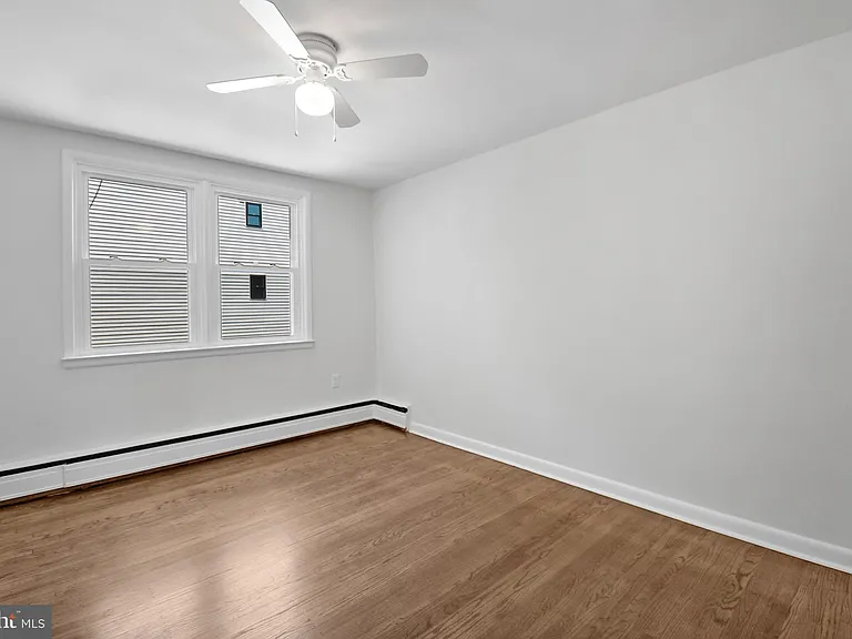 2409 Manor Rd #1 — Photo 5