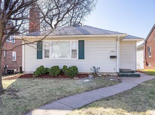 2414 Glen Pl, Davenport, IA 52804