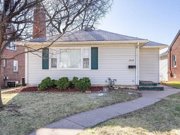 2414 Glen Pl, Davenport, IA 52804