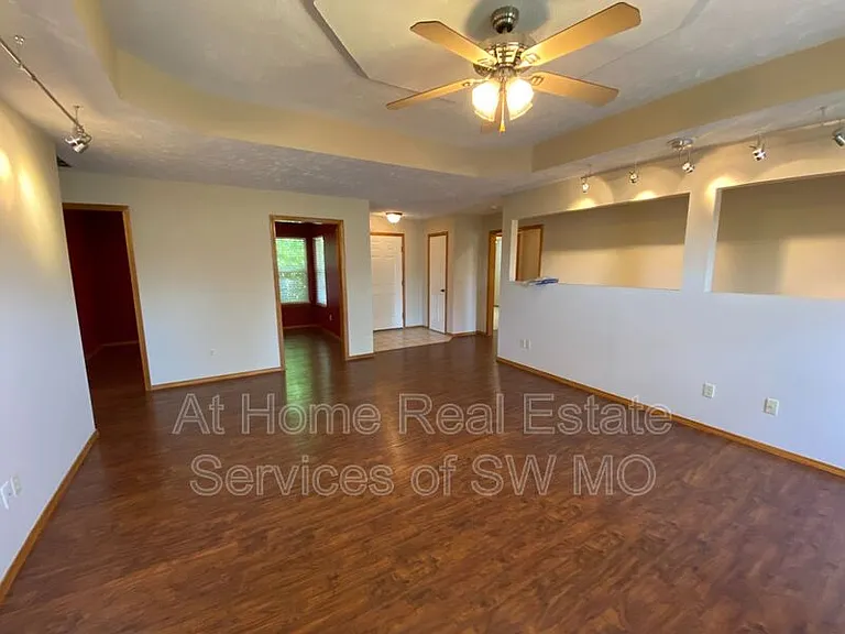 3551 E Woodside St — Photo 12