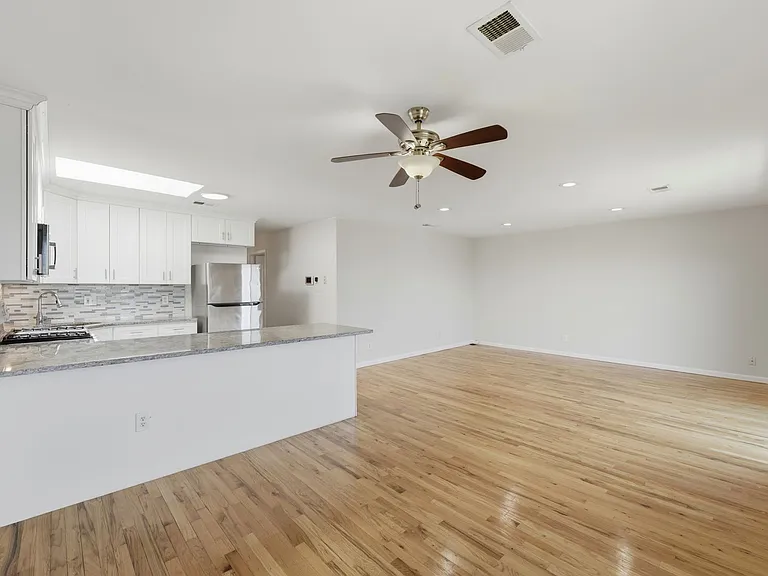 239 Terrace Ave #2 — Photo 6