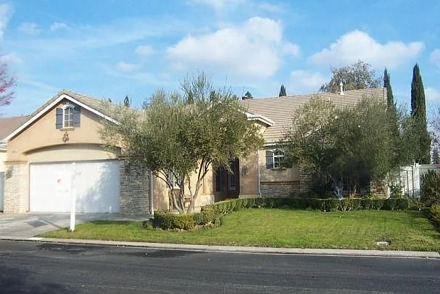 5204 N Via Trevi photo 1