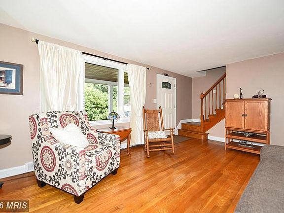 4th image of 4811 King Ave