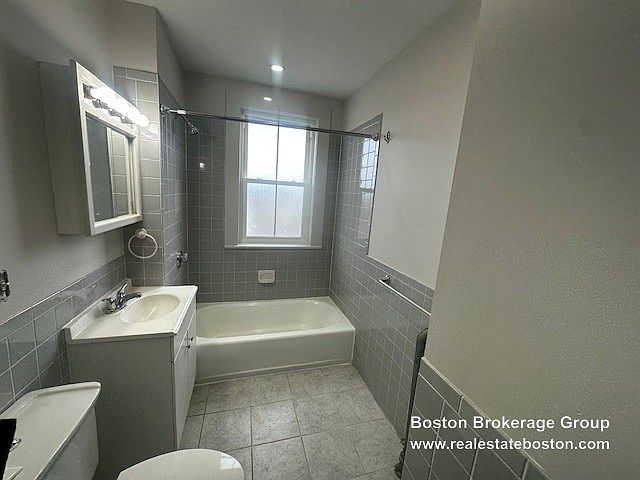 1st image of 50 Mount Vernon St #3