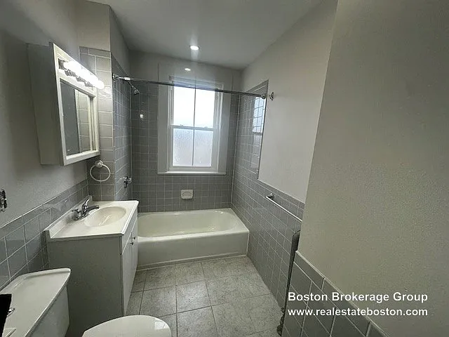 50 Mount Vernon St #3