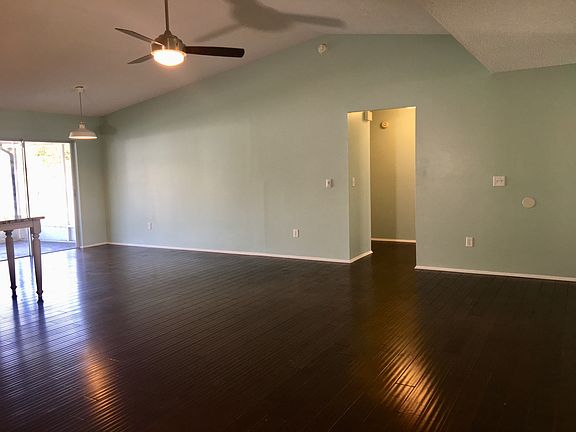 4th image of 718 Breezy Dr