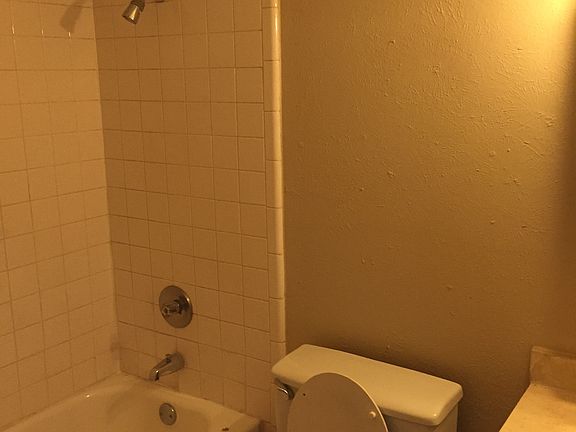 3rd image of 3906 Eastridge Dr