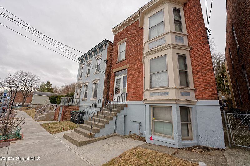 2nd image of 448 4th Street