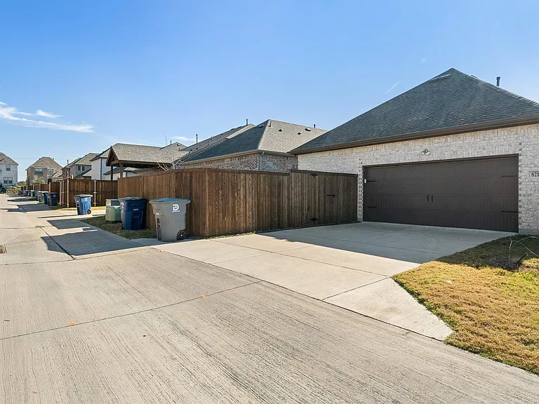 8211 Agarito Way — Photo 27