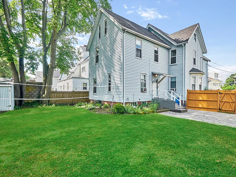 97 Magoun Ave — Photo 18