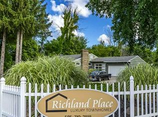 110 Windwood Cir, Rochester, NY 14626