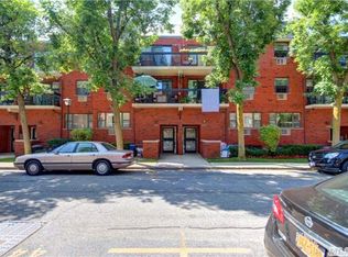 7110 Sutton Pl #3, Fresh Meadows, NY 11365