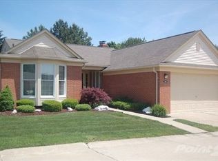 18801 Maple Cir N, Clinton Township, MI 48036