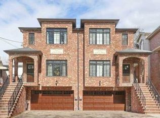 221 5th St #A, Palisades Park, NJ 07650