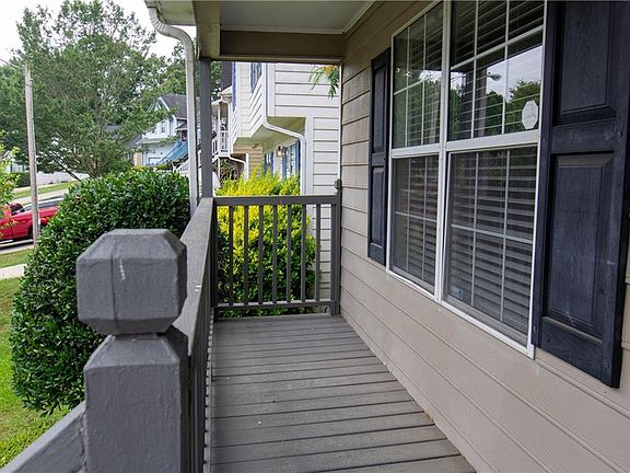 4th image of 2712 Sanibel Ln SE