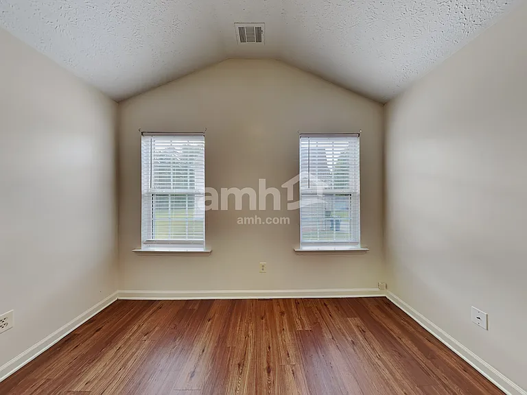 389 Sunderland Way — Photo 14