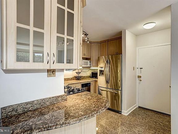 5th image of 1021 Arlington Blvd APT 543