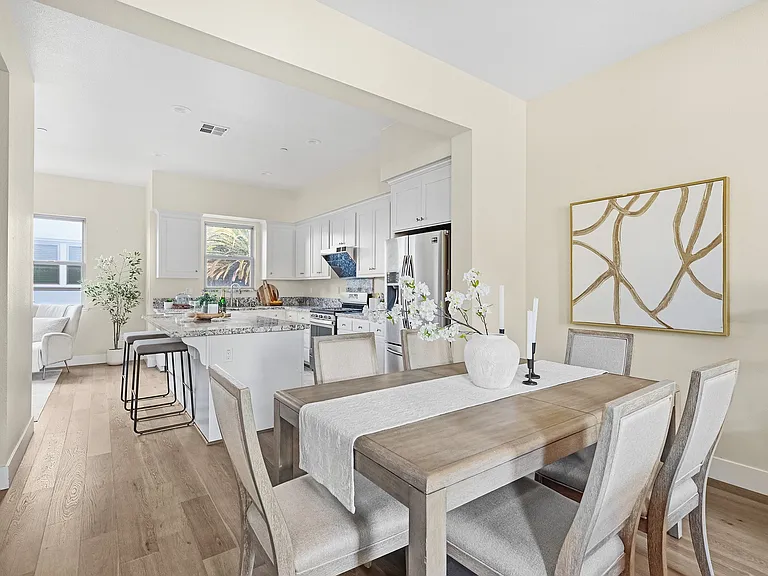 2065 San Luis Ave — Photo 11