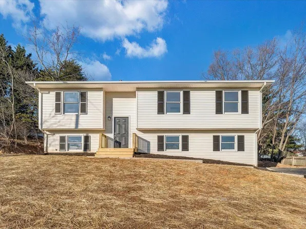 5637 Legate Dr, Roanoke, VA 24019