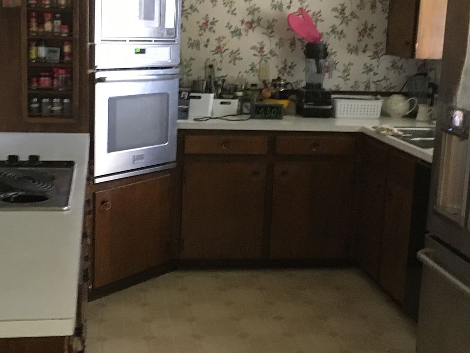2nd image of 201 Oak Glen Dr