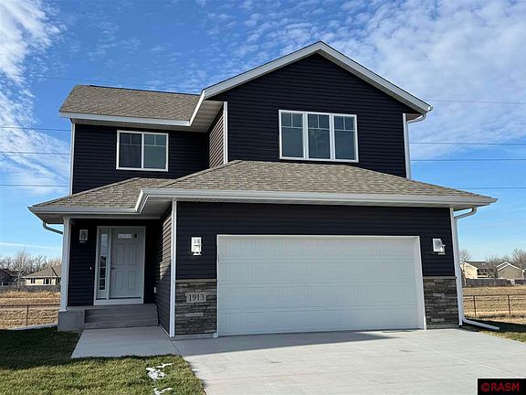 2nd image of 1913 Bluestem Dr