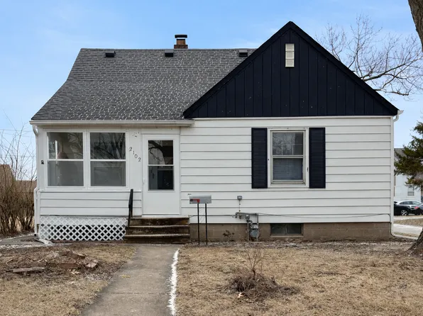 2102 W 18th St, Davenport, IA 52804