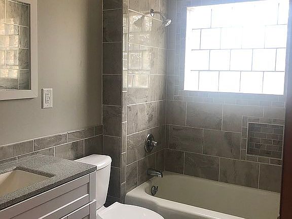 5th image of 2302 W Ayres Ave