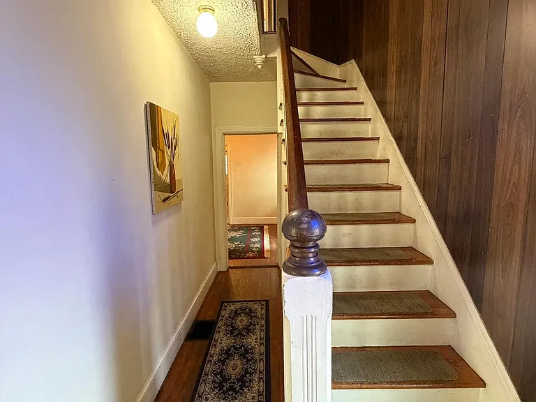 508 W Burke St — Photo 7