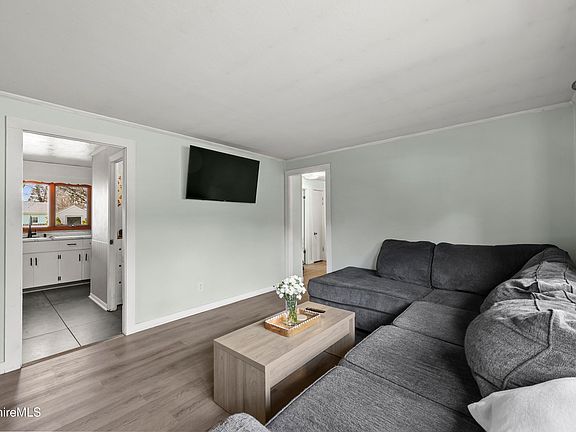 5th image of 43 Eleanor Rd