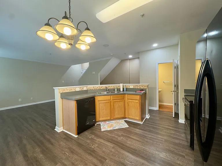 130 Mohegan Dr #B — Photo 12