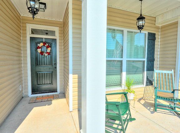 2nd image of 2074 Fern Crest Ln