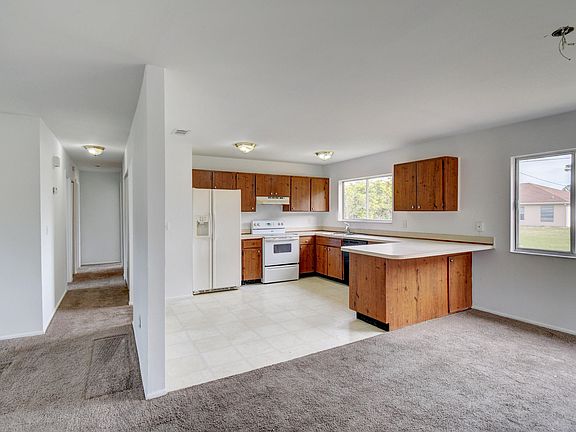 5th image of 1721 SE Carvalho St