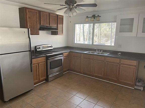 3rd image of 2836 Thompson Cir