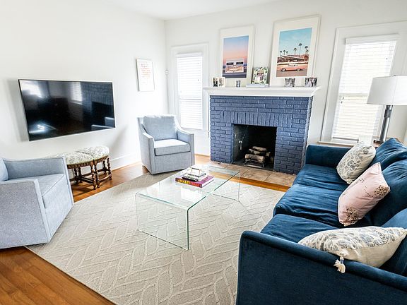 4th image of 1131 W Melwood St