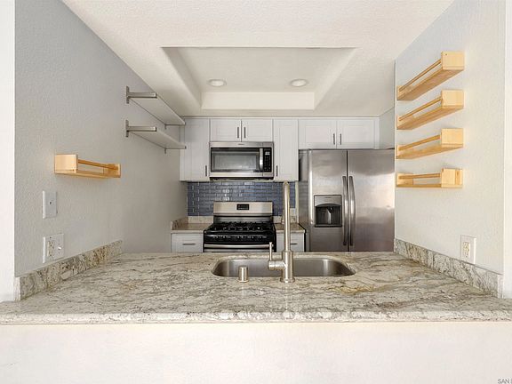 5th image of 2608 Broadway APT 12
