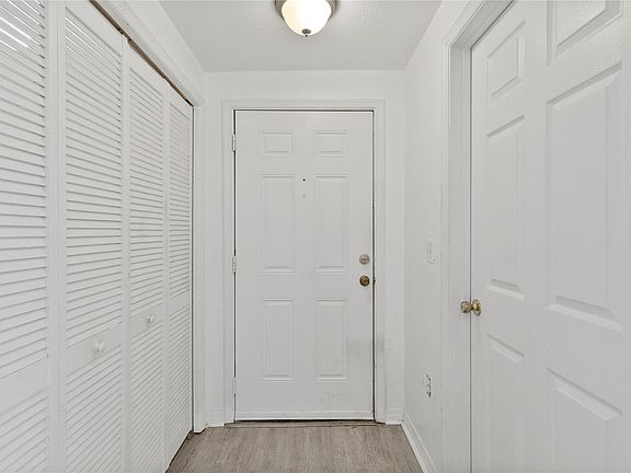 3rd image of 3428 Soho St #8