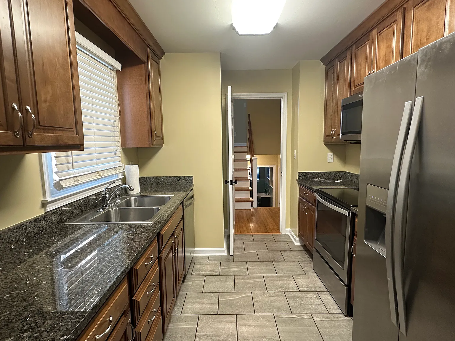 4 bed, 1622 sqft, $2,600 — Photo 3