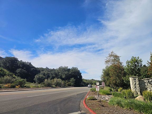 5th image of 8975 Lawrence Welk Dr