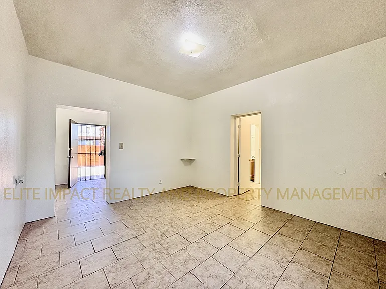 2454 N Treat Ave #1 — Photo 6