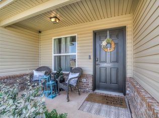 812 W Lola Dr, Mustang, OK 73064