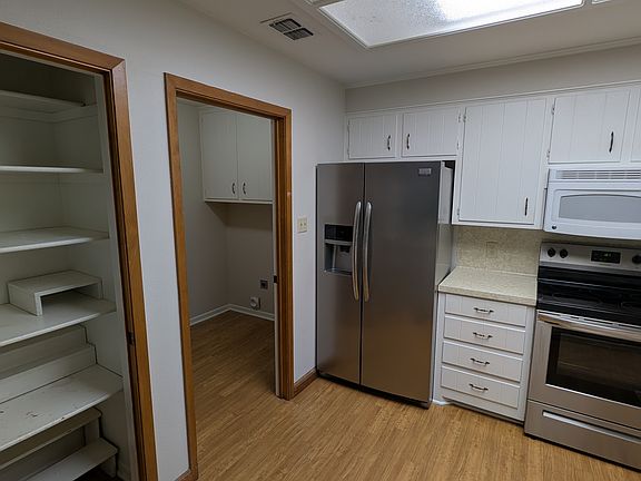 4th image of 417 Shande Dr