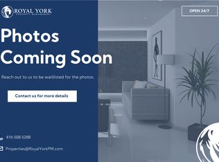 275 Village Green Sq #916, Toronto, ON M1S0L8