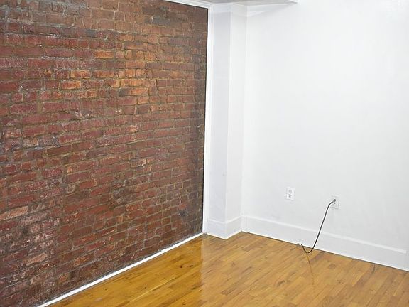 4th image of 73 Gates Ave APT 1