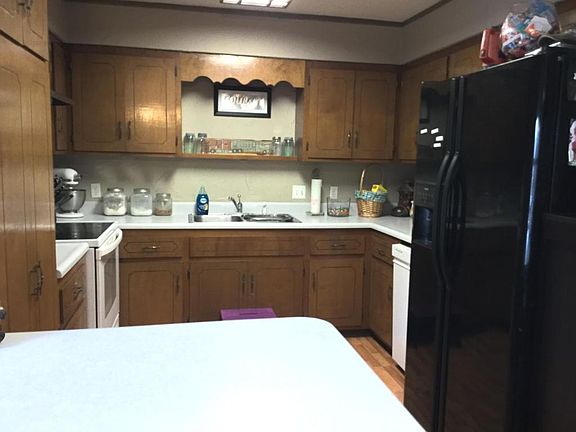 4th image of 1525 W 1st St