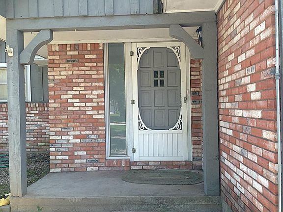 2nd image of 15909 Acapulco Dr